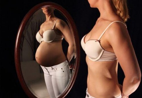 왜 출산 후에도 여전히 임신한 것 같이 보일까?