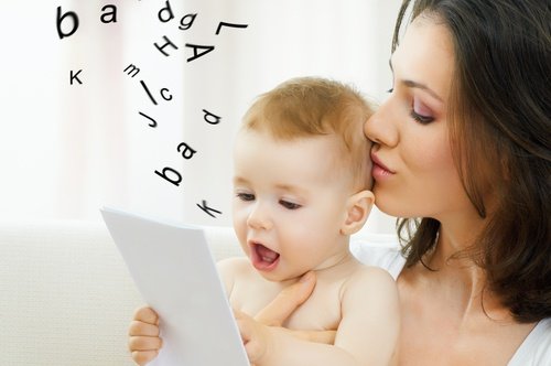 아기가 말하기를 배울 수 있도록 돕는 활동 동화 읽기