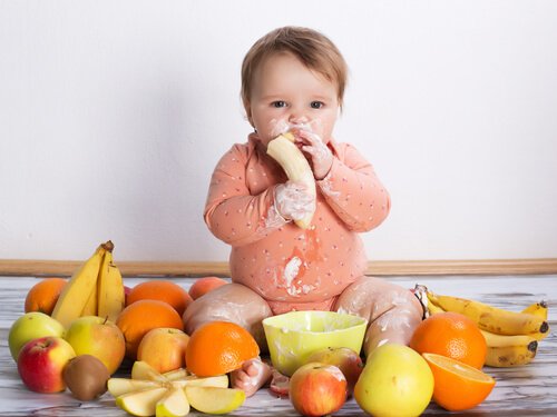 아기에게 먹이면 안 되는 음식 7가지