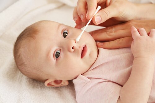 아기의 코 위생을 관리하는 방법