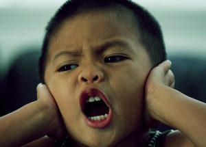 집에서 소리 지르지 않고 문제를 해결하는 법