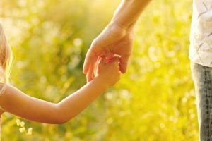 엄마의 역할은 아이를 지도하고 교육하는 것이다