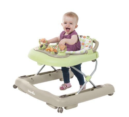 보행기는 아기 첫 걸음마의 적일까, 도우미일까?