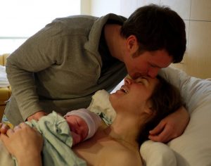 제왕절개 분만과 자연 분만 중 어느 쪽이 나을까?