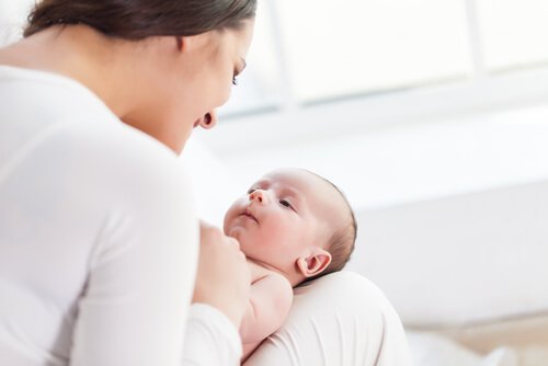 생후 6개월까지 아기의 감각을 발달시키는 자극