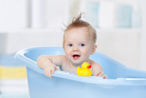 아기 목욕물의 가장 적당한 온도