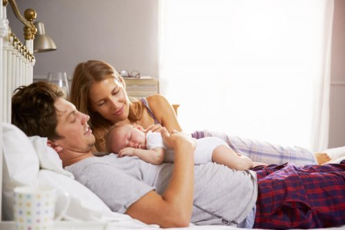 출산 후 부모의 수면 시간은 어떻게 바뀔까?