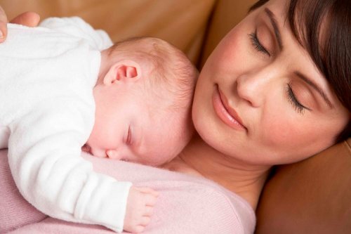 출산 후 부모의 수면 시간은 어떻게 바뀔까?