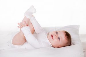 6개월 아기는 반고형식을 먹을 수 있다