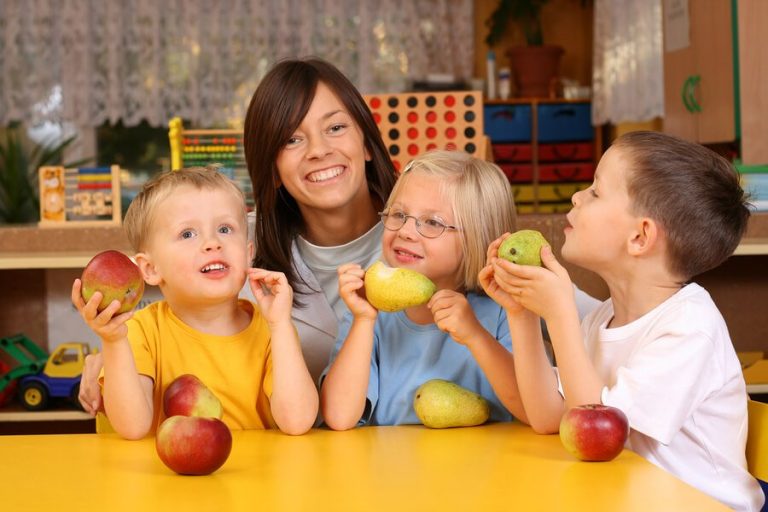 아이들을 위한 비타민이 풍부한 식품 8가지