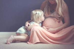 멋진 임신 사진을 찍을 수 있는 방법