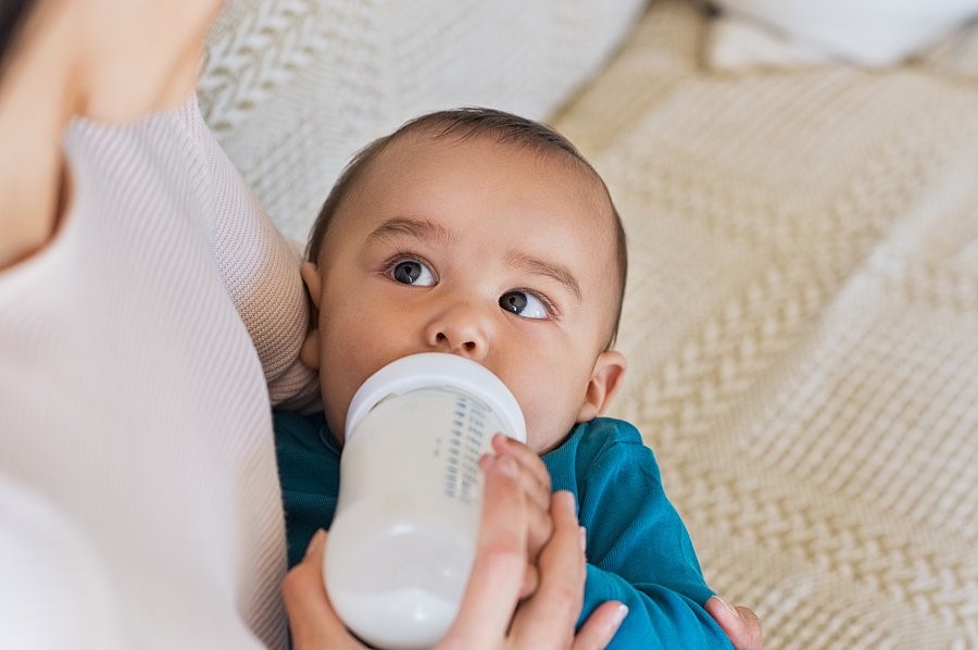 아기를 위한 우유의 종류 4가지