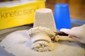 집에서 즐기는 마법 모래 놀이