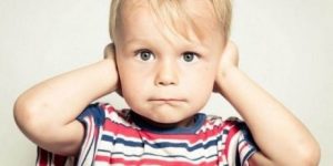 집 안에서 소리 지르는 일을 피하는 방법