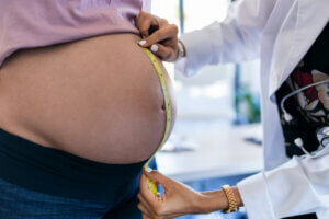 아기가 임신 나이에 비해 크다면 어떻게 해야 할까?