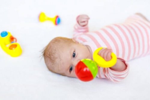 신생아용 장난감 8가지