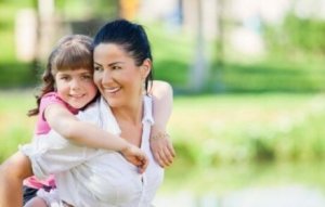 낙관적인 아이로 기르기 위한 10가지 효과적인 기술