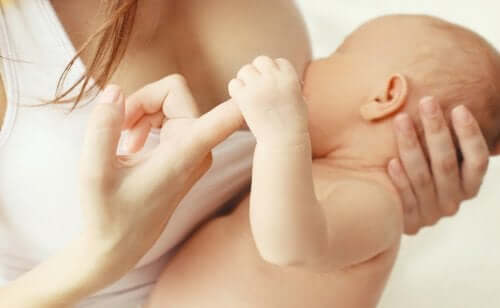 아기는 모유를 얼마나 많이 먹어야 할까?