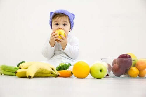 아이를 위한 신선한 과일 주스 4가지
