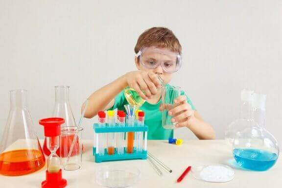 아이들이 좋아하는 과학 실험 4가지