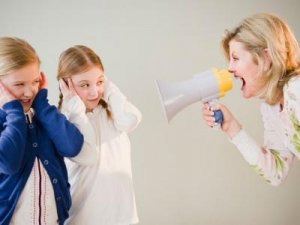 언제나 소리를 지르는 아이를 어떻게 해야 할까?