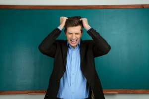 더 깊게 파고들지 않으려고 한다