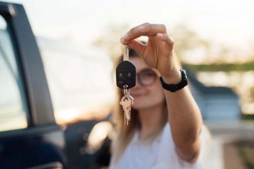 자녀에게 운전을 가르치는 것에 대해 법은 어떻게 말하고 있을까?