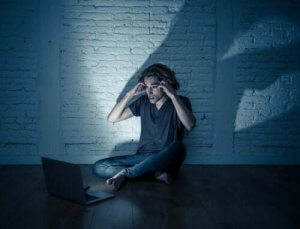 청소년들 사이에서 사이버 폭력이 증가하는 이유