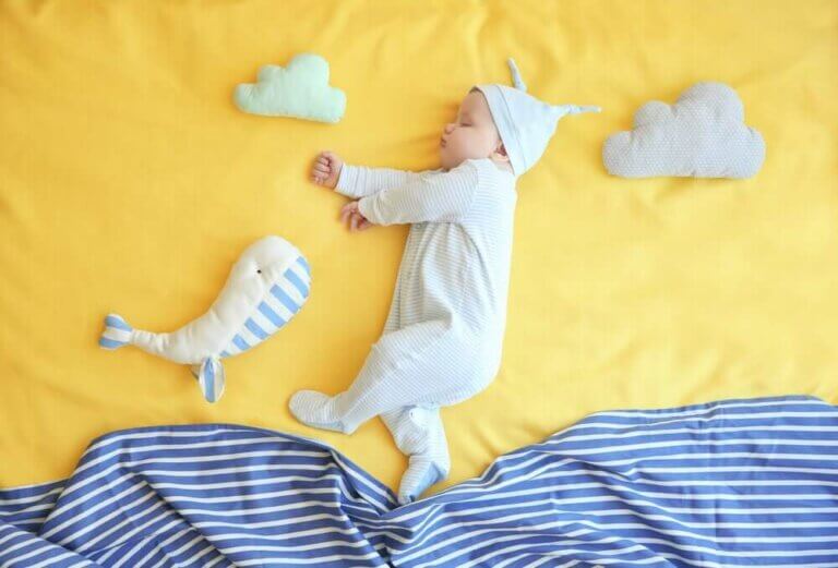 아기 침대에서 일반 침대로 잠자리를 바꾸는 방법