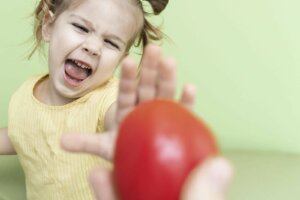 아이가 먹는 동안 질식할까 봐 두려워한다면 어떻게 해야 할까?