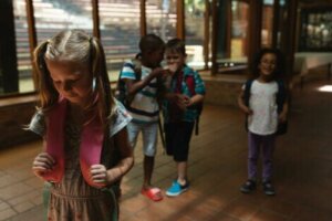 학교 공포증을 가진 아이를 돕는 방법