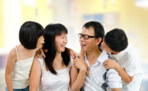 아이와 어려운 주제에 관해 이야기하는 방법