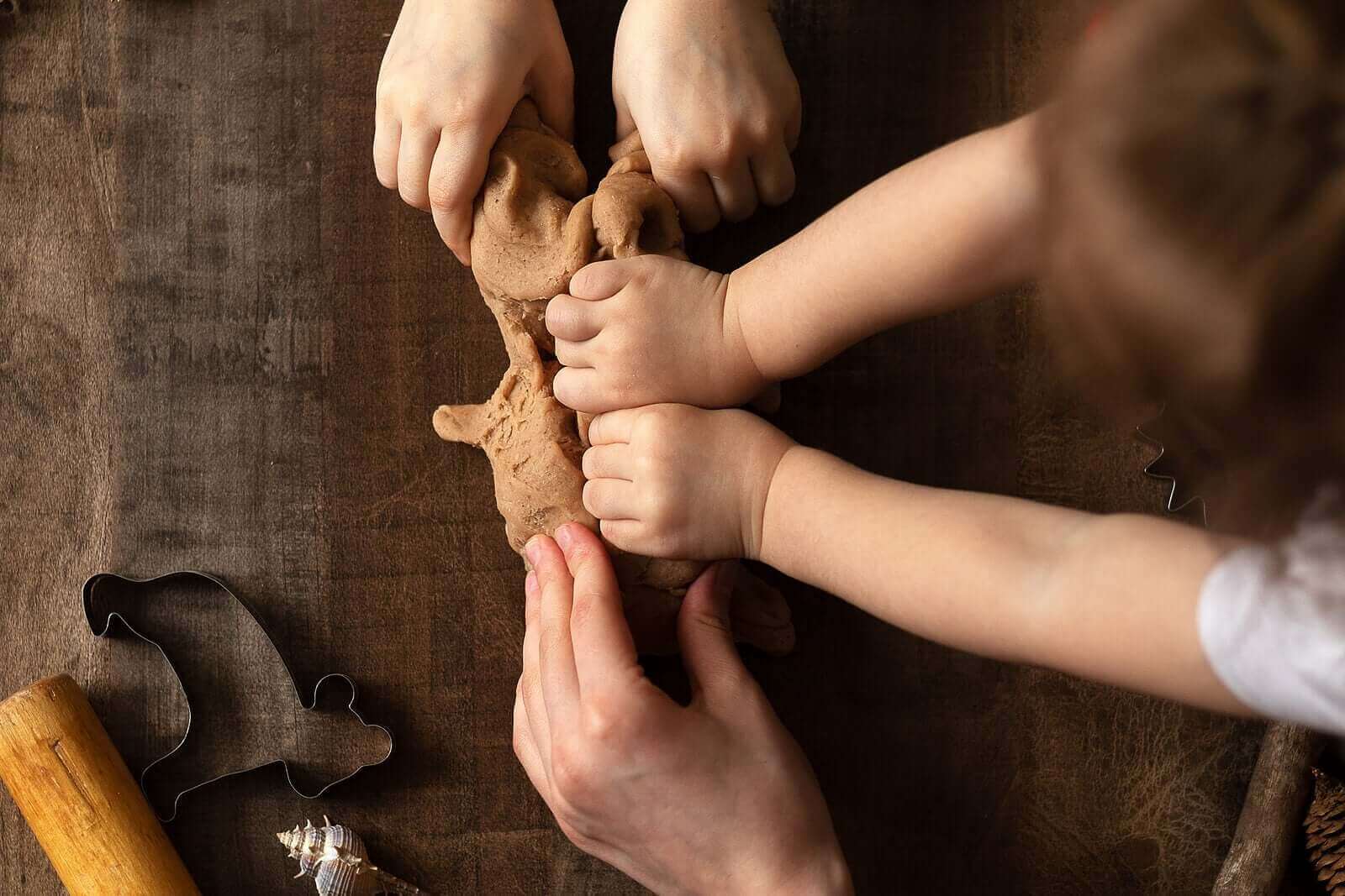 점토 놀이를 통한 어린이 자극