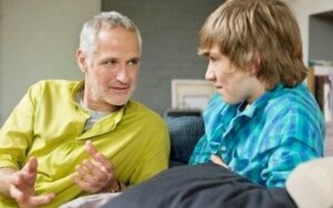 3. 의사소통이 상대적으로 줄어든다