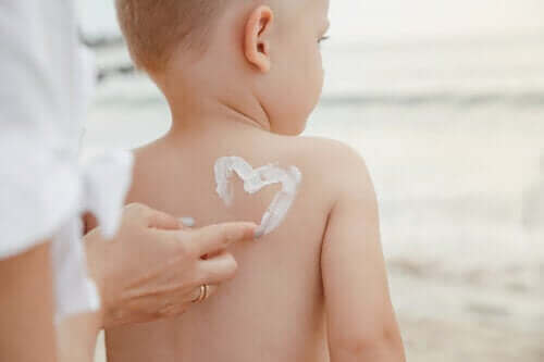 암에 걸린 어린이의 피부를 보호하는 방법