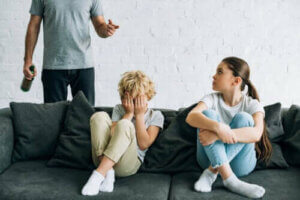 알코올 중독 부모님 밑에서 자란 아이들