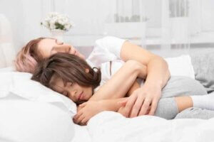 영유아와 성인의 수면 주기는 얼마나 다를까?