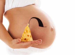 임신 중 어떤 치즈를 먹을 수 있을까?